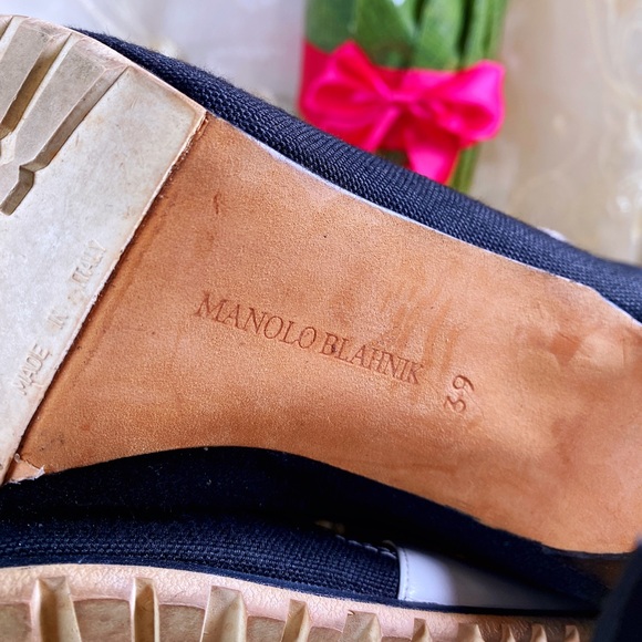 ♥️SOLD♥️MANOLO BLAHNIK Classic Black & White Logo EUC Sneaker 4” Heel Booties 39 - Picture 7 of 17